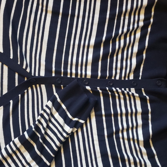 Cardigan - Picture 3 of 3